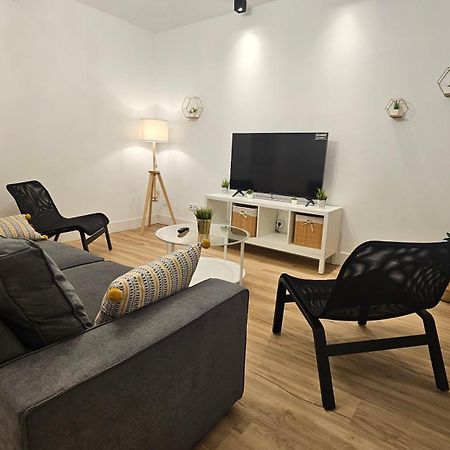 Apartamentos En El Centro - Plaza De Amboage - Wifi 페레올 외부 사진