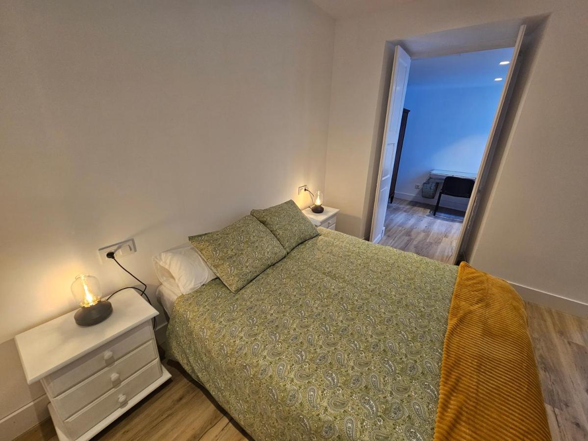Apartamentos En El Centro - Plaza De Amboage - Wifi 페레올 외부 사진
