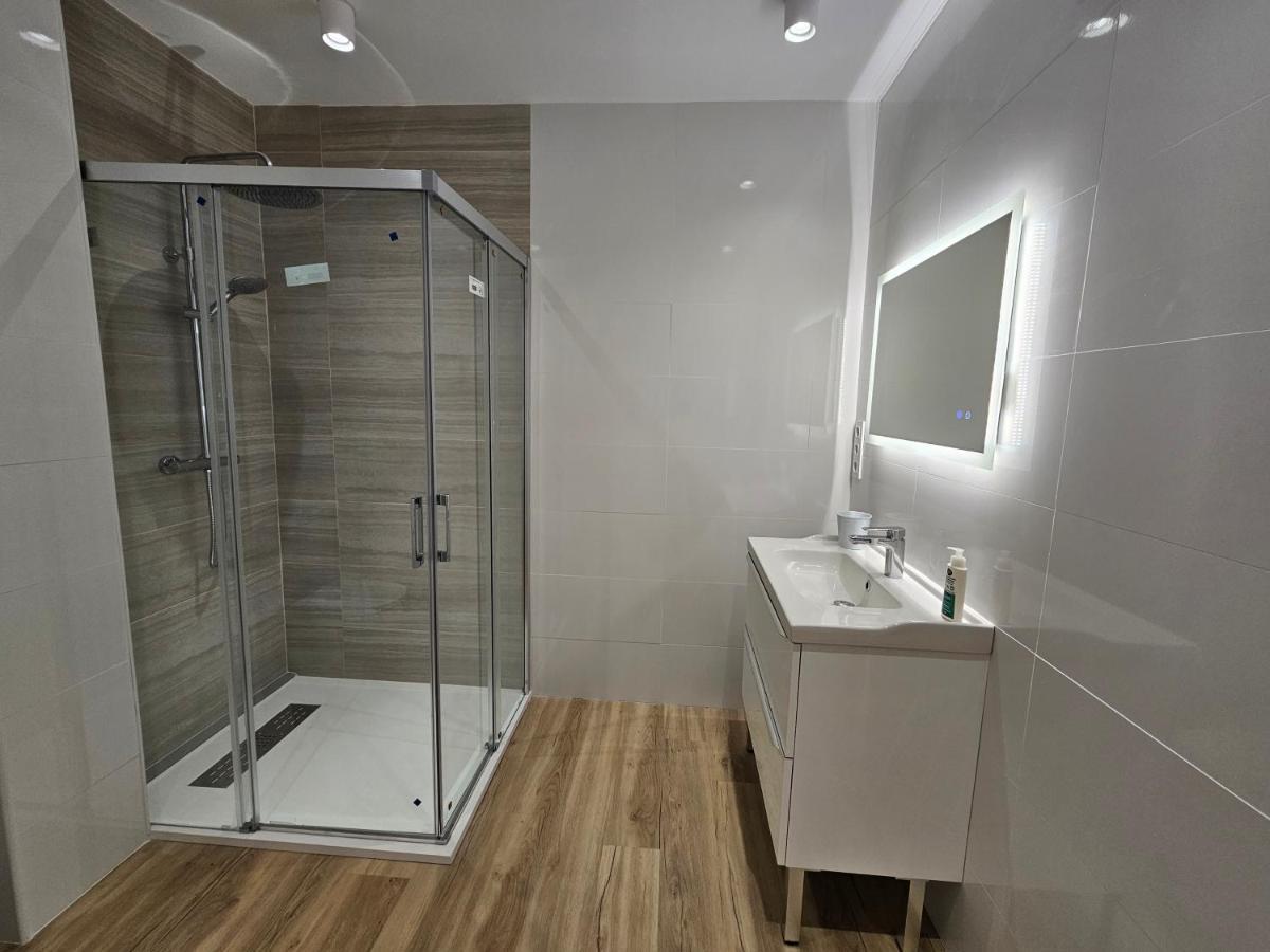Apartamentos En El Centro - Plaza De Amboage - Wifi 페레올 외부 사진