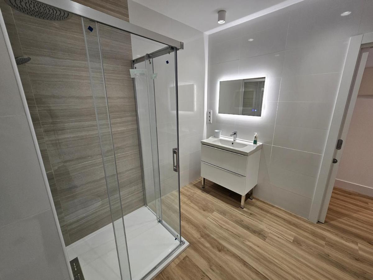 Apartamentos En El Centro - Plaza De Amboage - Wifi 페레올 외부 사진