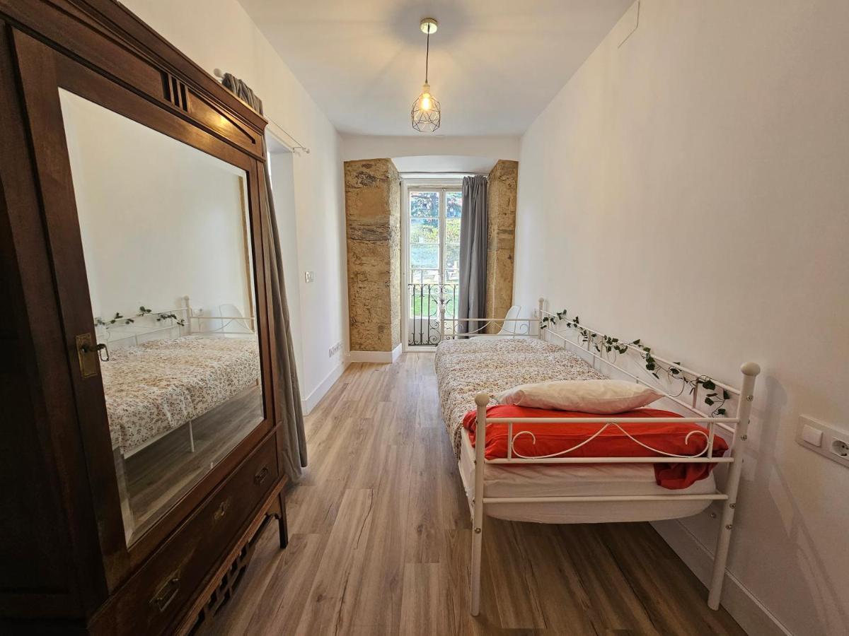 Apartamentos En El Centro - Plaza De Amboage - Wifi 페레올 외부 사진