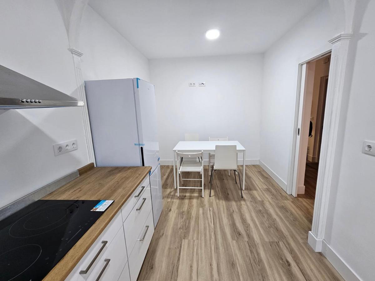 Apartamentos En El Centro - Plaza De Amboage - Wifi 페레올 외부 사진